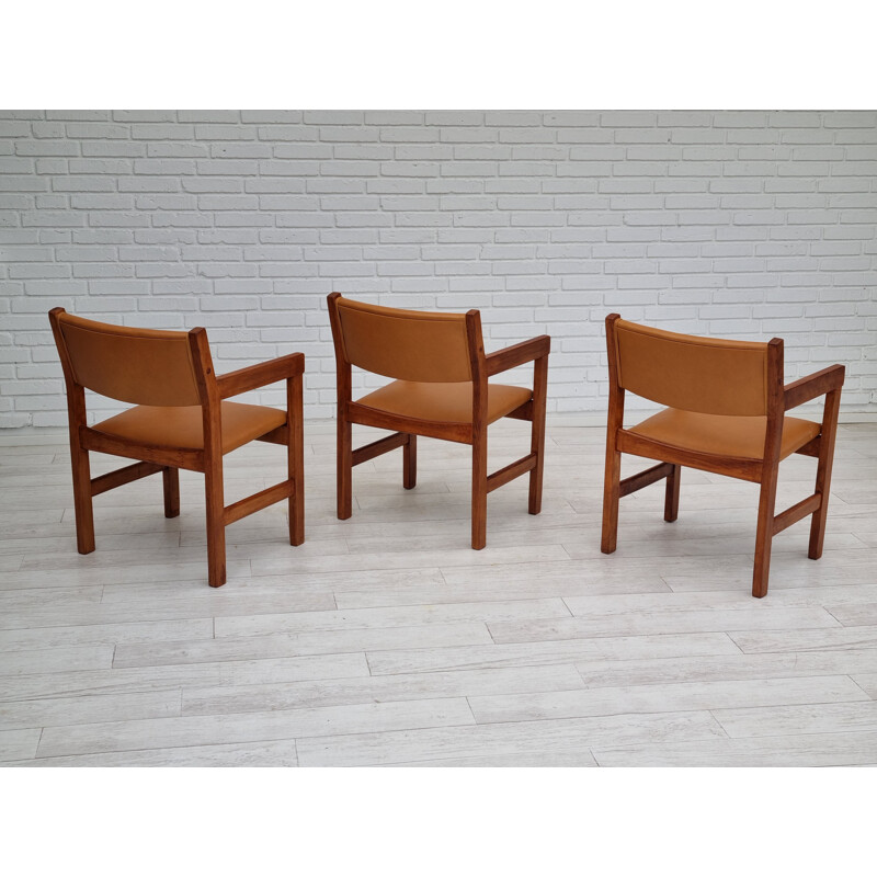 Set of 3 vintage armchairs in leather and beech wood by H.J.Wegner, 1960s