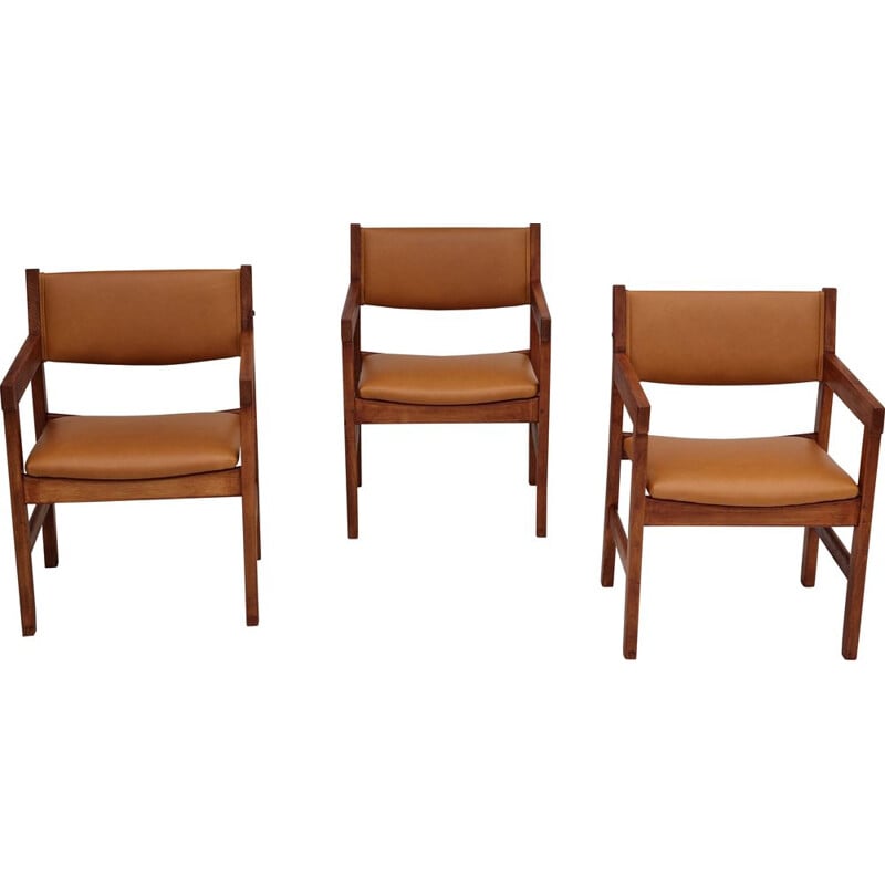 Set of 3 vintage armchairs in leather and beech wood by H.J.Wegner, 1960s