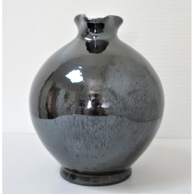 Vintage keramische kruik met parelmoer zwart glazuur van Reinhold Rieckmann