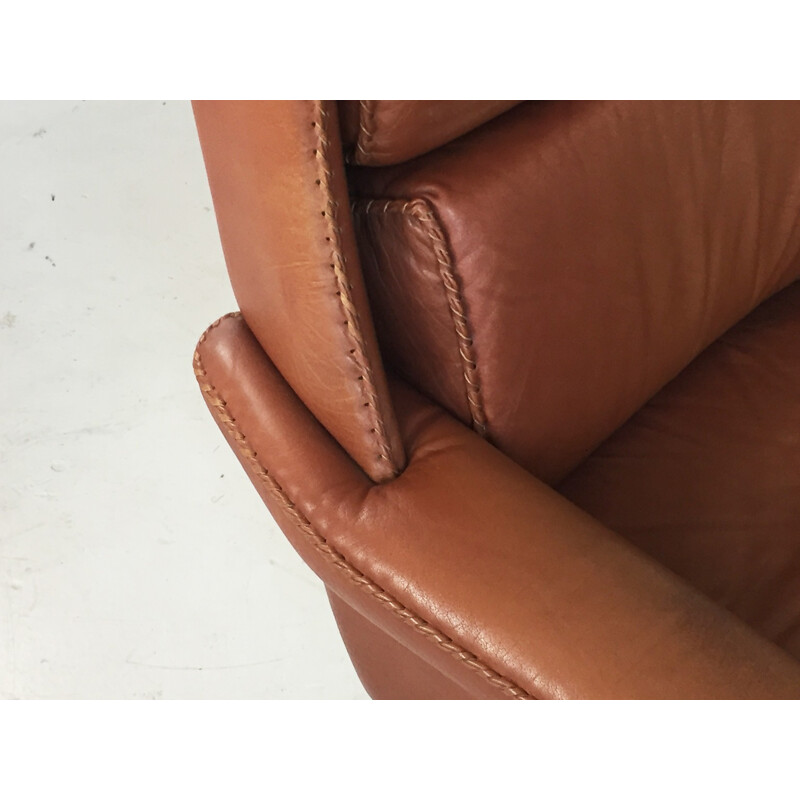 Danish mid-century armchair in brown leather - 1970s