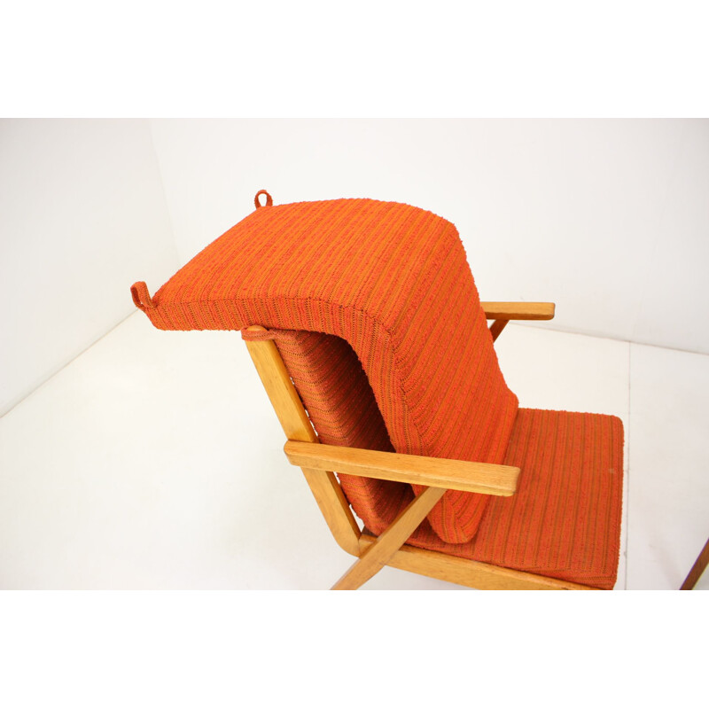 Ein Paar Vintage-Sessel aus Stoff und Holz, Tschechien 1960