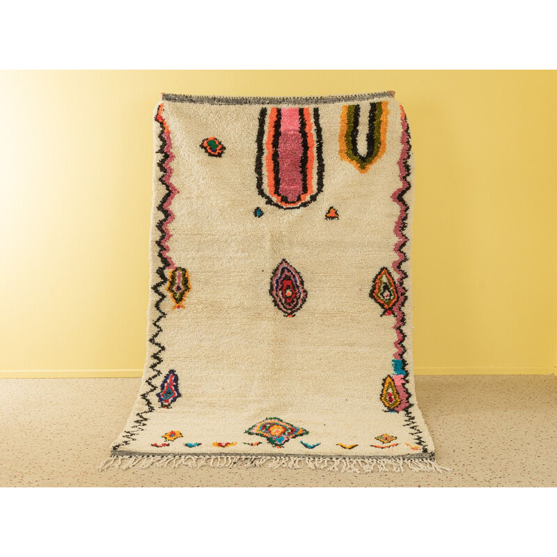 Vintage berber carpet sea shells in wool, Morocco