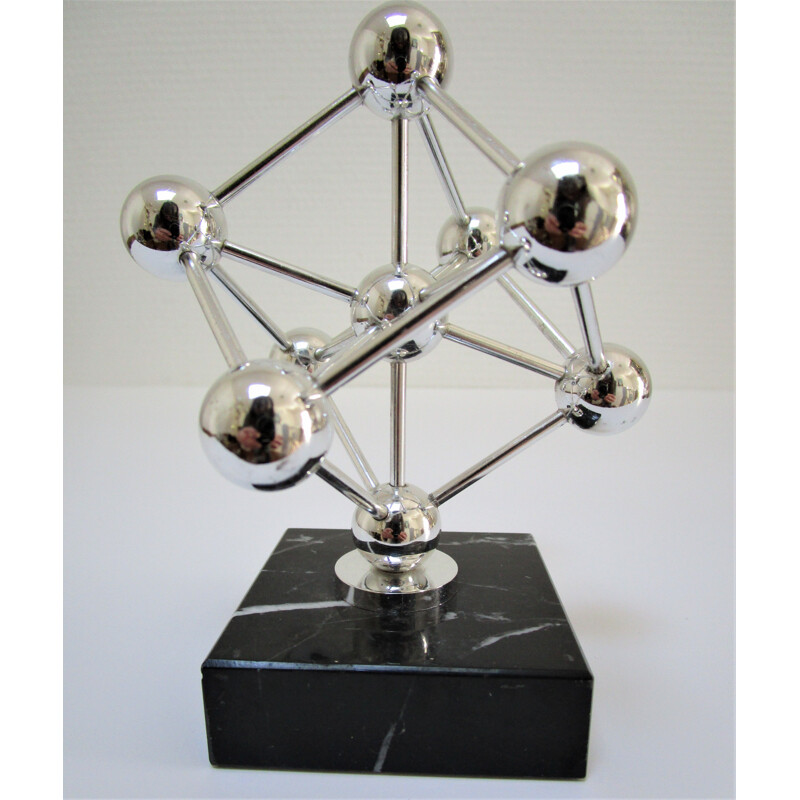 Vintage Brussels Atomium paperweight in marble and metal, 1950