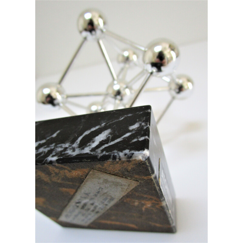 Vintage Brussels Atomium paperweight in marble and metal, 1950