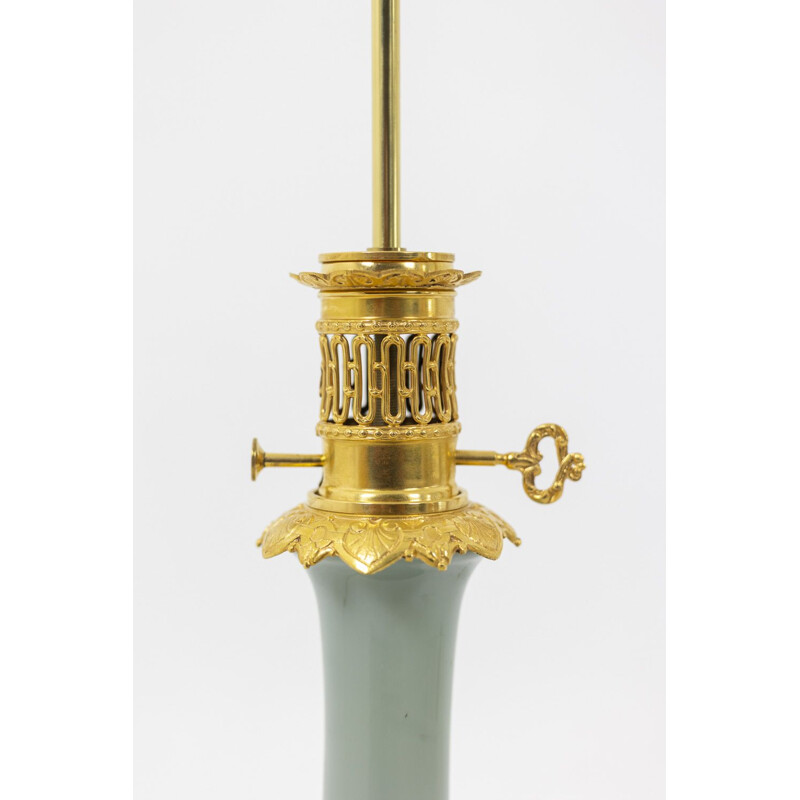 Pareja de lámparas antiguas de porcelana celadón y bronce dorado, 1880