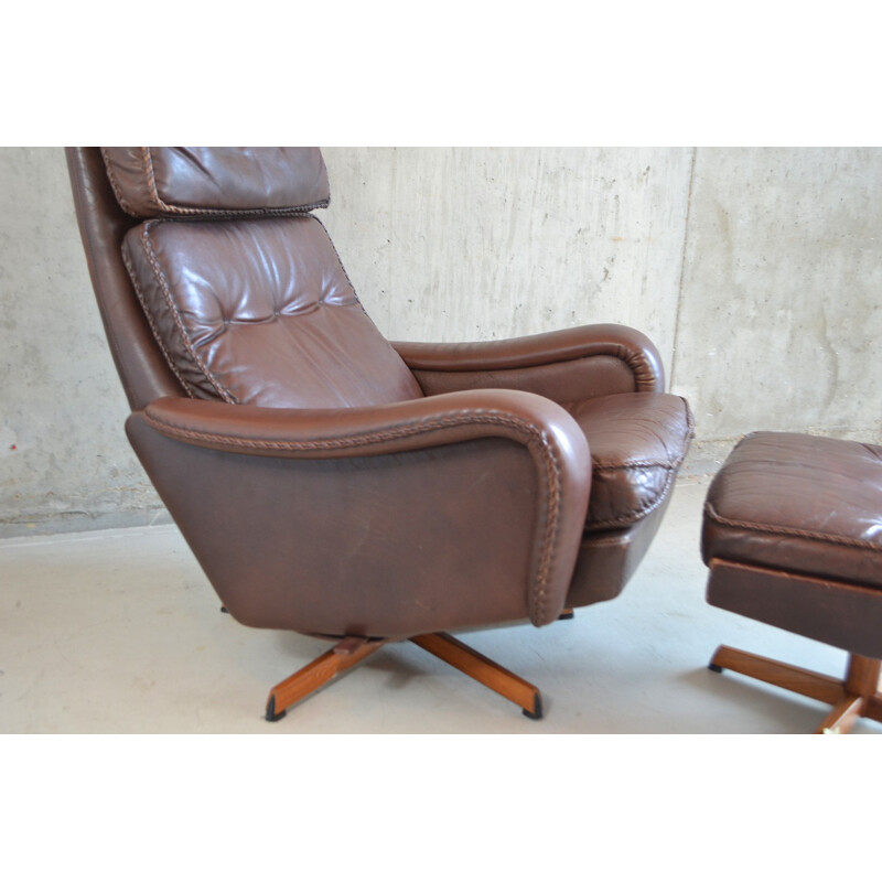 Fauteuil danois avec son ottoman en cuir - 1970