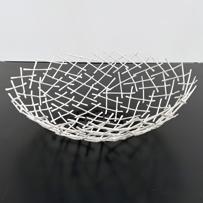 Minimalist vintage wire fruit basket, 1970s