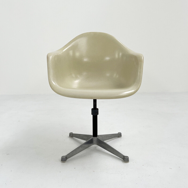Vintage Pac armchair by Charles & Ray Eames for Herman Miller, 1960s