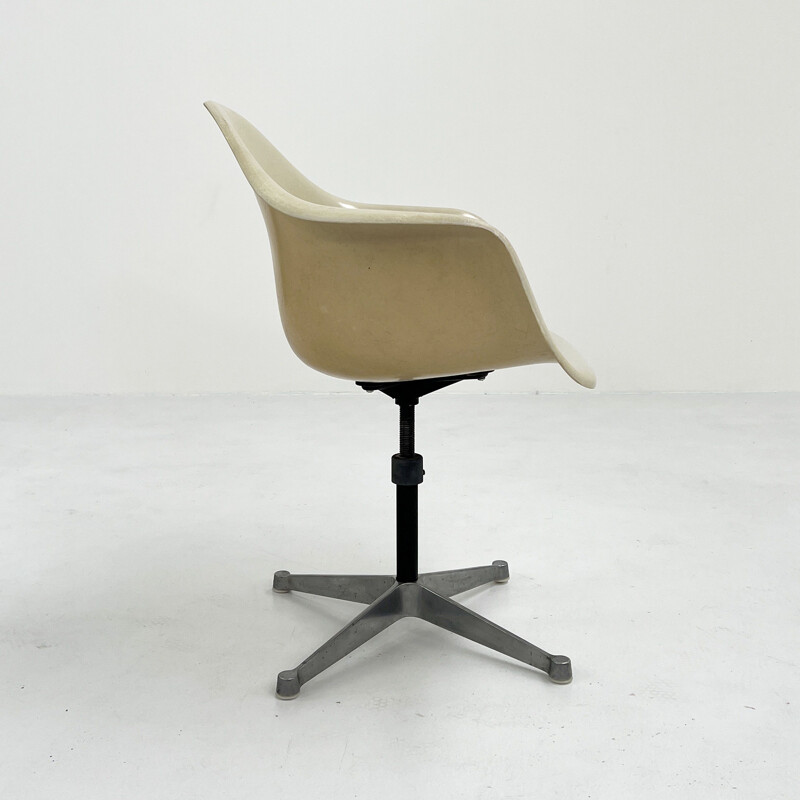 Vintage Pac armchair by Charles & Ray Eames for Herman Miller, 1960s