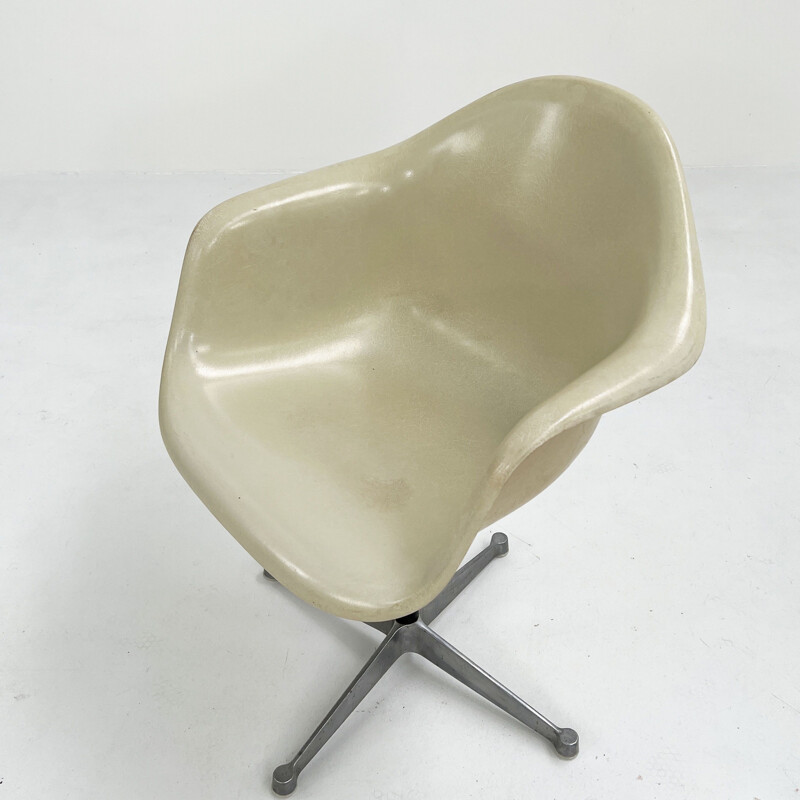 Vintage Pac armchair by Charles & Ray Eames for Herman Miller, 1960s