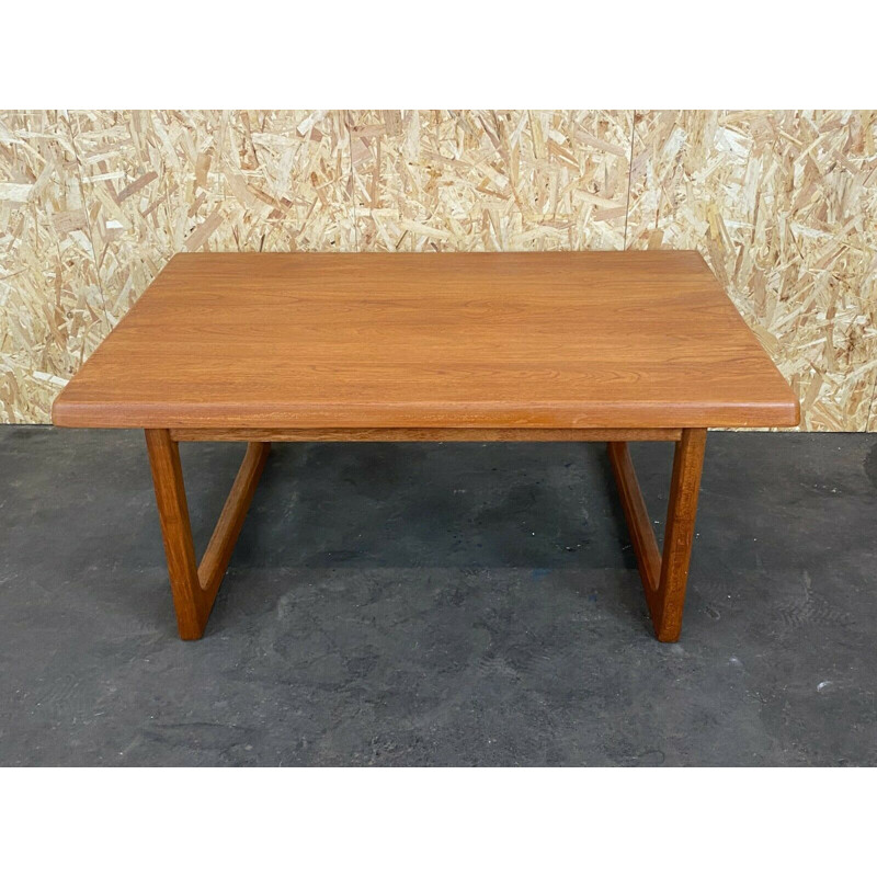 Mesa de centro vintage de teca de Niels Bach, Dinamarca 1960