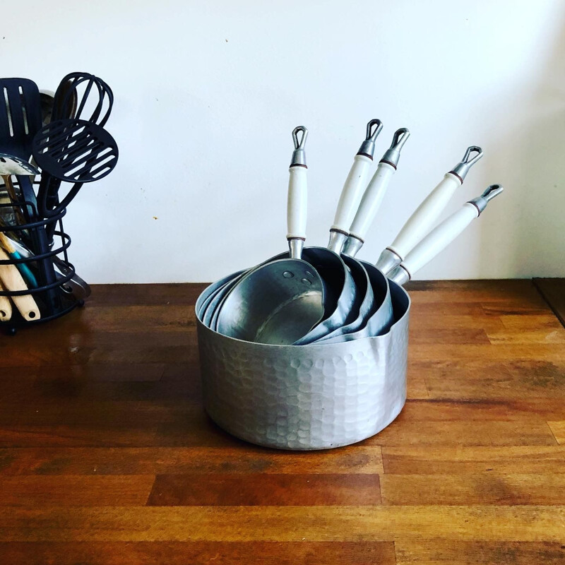 Set of 5 vintage aluminum pans, France