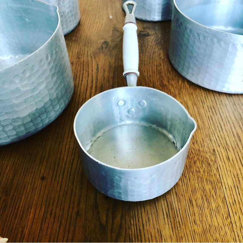 Set of 5 vintage aluminum pans, France