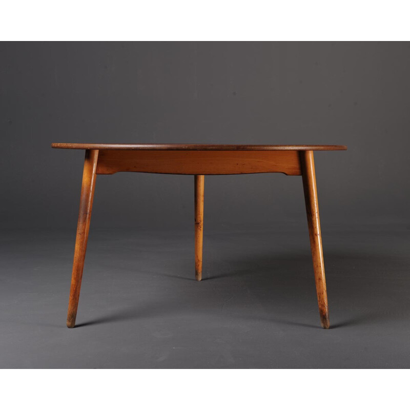 Round Fritz Hansen "FH4602" dining table in solid birch, Hans J. WEGNER - 1950s
