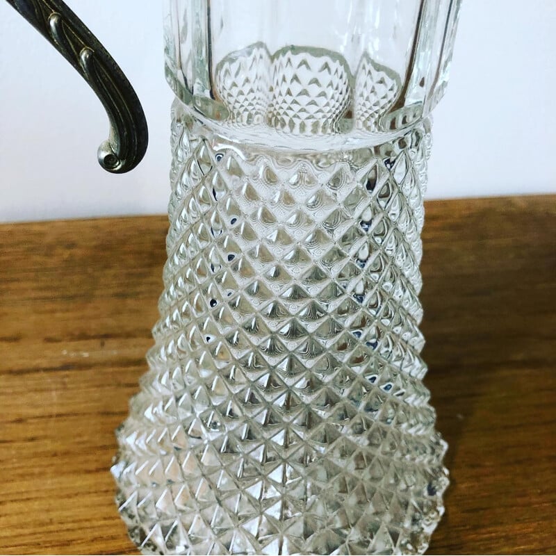 Aiguière vintage en verre taillé et métal argenté