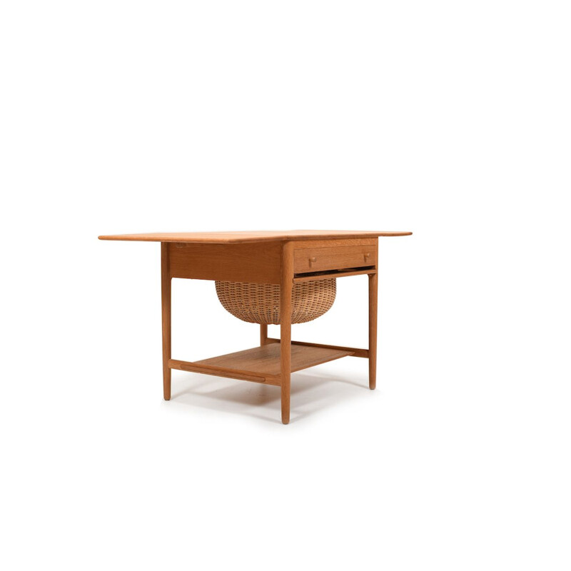 Vintage sewing table model At-33 in oakwood by Hans J. Wegner for Andreas Tuck, 1950s