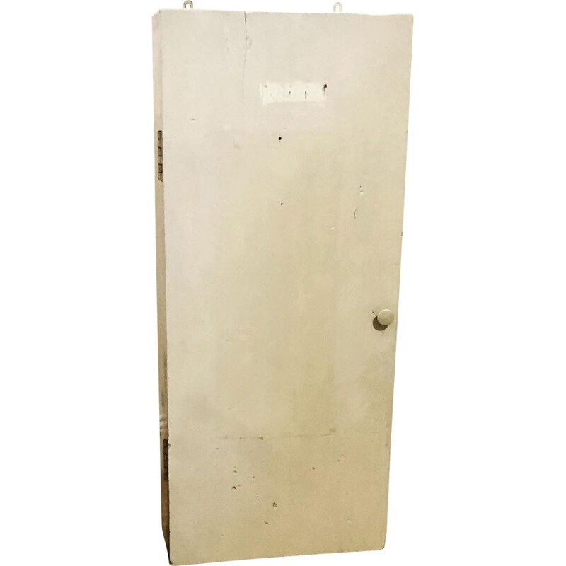 Vintage off-white medicine cabinet