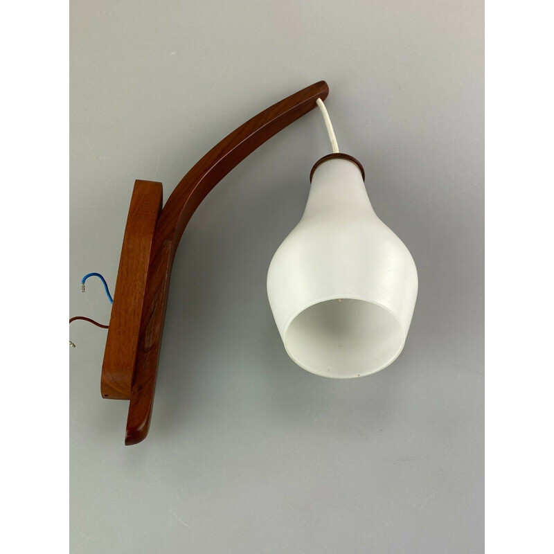 Vintage-Lampe aus Teakholz von Uno und Östen Kristiansson für Luxe, 1960.