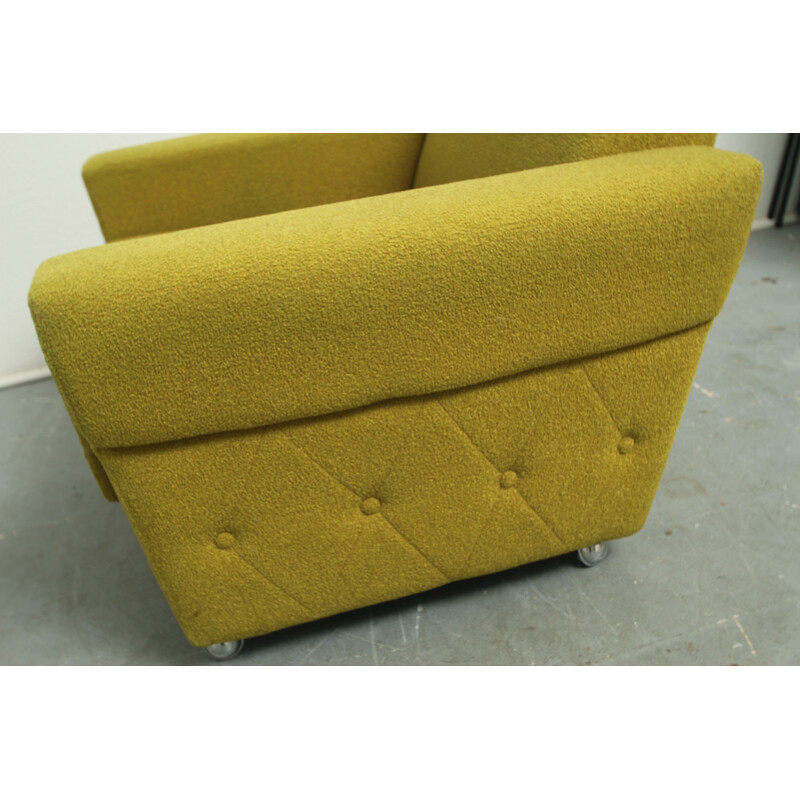 Mid-century armchair in green fabric - 1960s