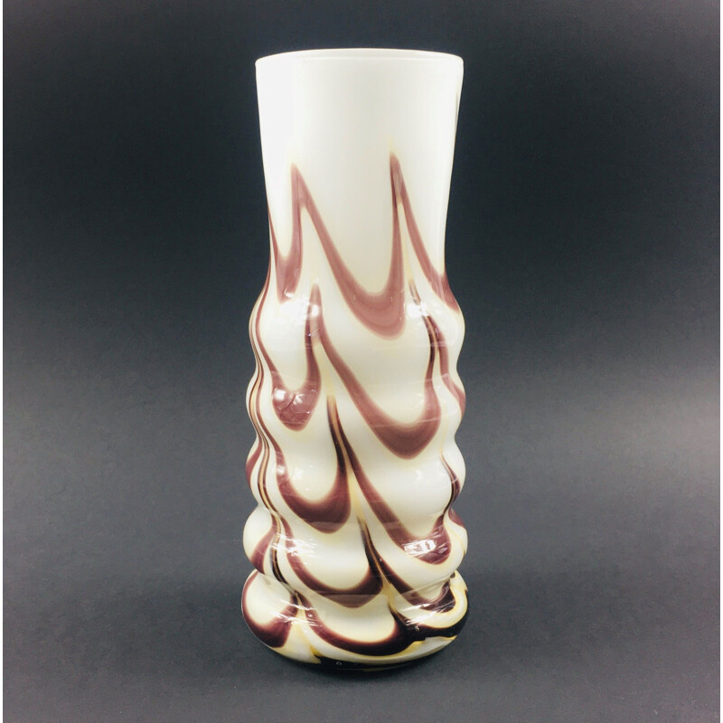 Vase vintage en verre opalin de Veteria di Borgonovo Vb Opaline Florence, Italie 1970