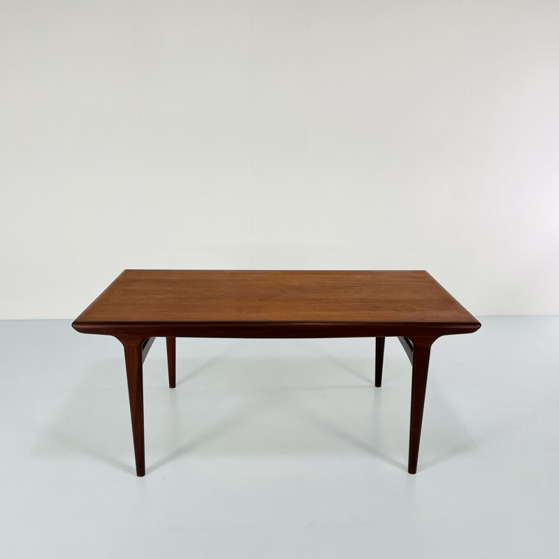 Scandinavische vintage tafel van Johannes Andersen voor Uldum Møbelfabrik, 1960
