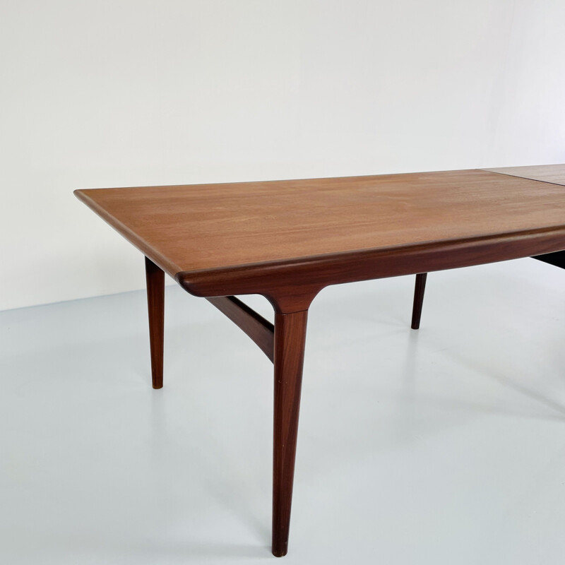 Skandinavischer Vintage-Tisch von Johannes Andersen für Uldum Møbelfabrik, 1960