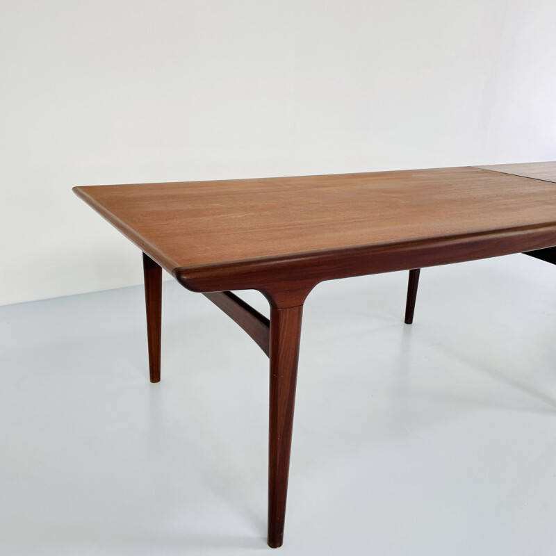 Scandinavische vintage tafel van Johannes Andersen voor Uldum Møbelfabrik, 1960