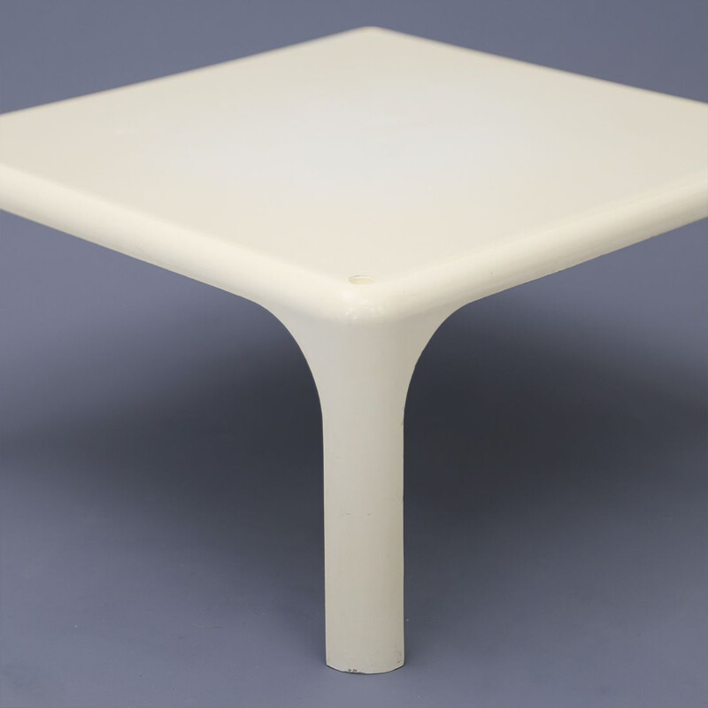 Table basse blanche vintage "Demetrio 45" par Vico Magistretti pour Artemide, 1960