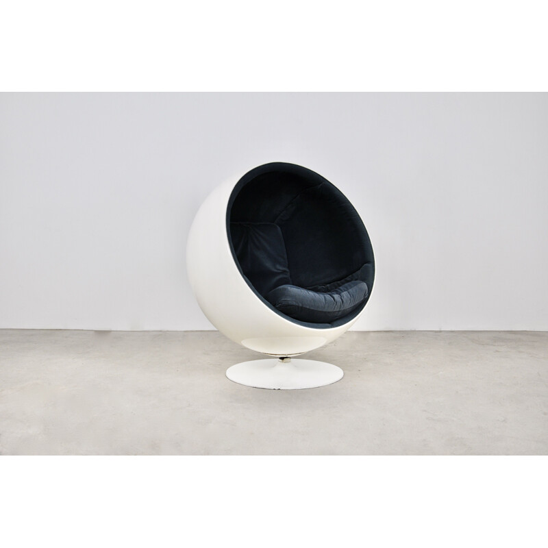 Sedia a sfera vintage di Eero Aarnio per Adelta, 1970