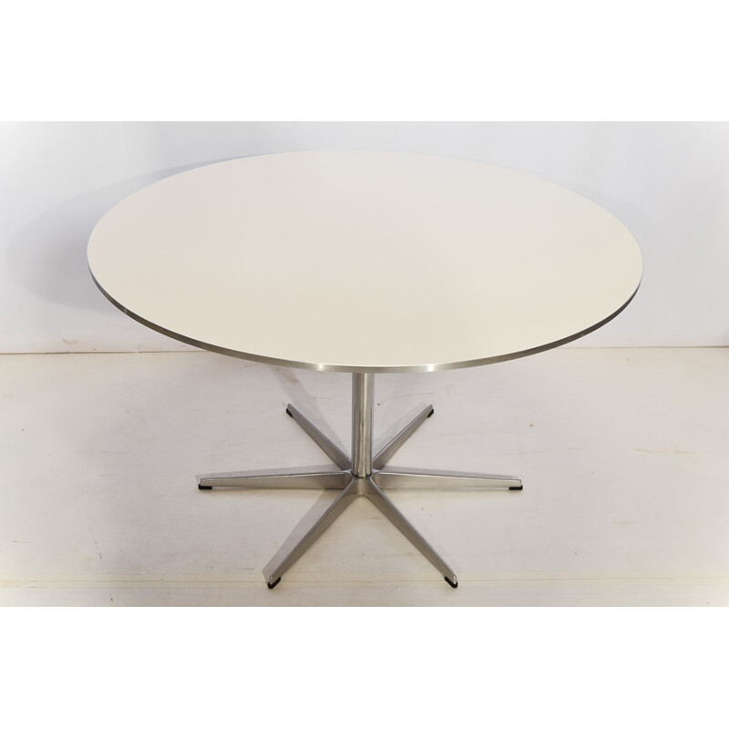 Fritz Hansen "A825" table in metal, Piet HEIN, Arne JACOBSEN & Bruno MATHSSON - 2003