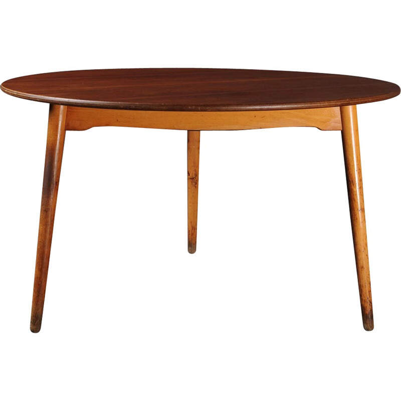 Round Fritz Hansen "FH4602" dining table in solid birch, Hans J. WEGNER - 1950s