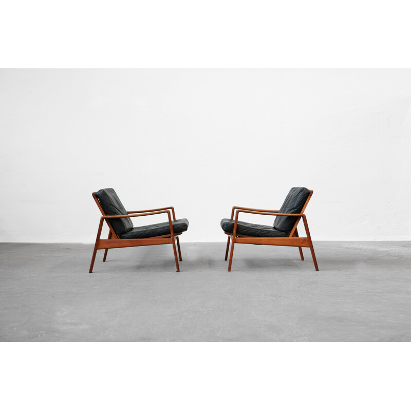 Paire de fauteuils vintage en cuir par Illum Wikkelsø pour Niels Eilersen, 1960