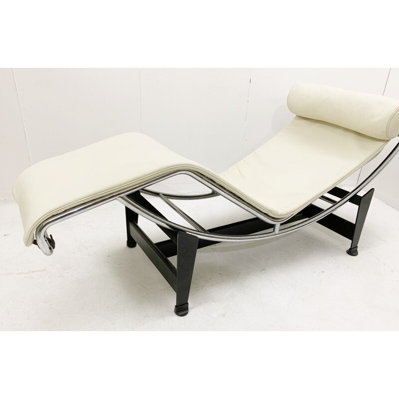 Modulaire vintage fauteuil model LC4 in leer van Charlotte Perriand voor Cassina