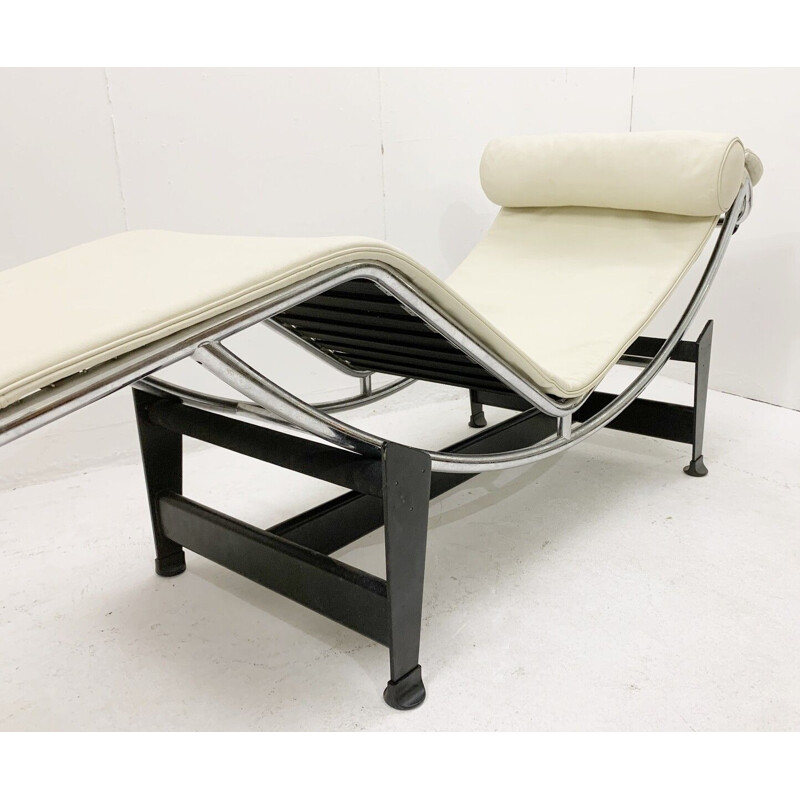Modulaire vintage fauteuil model LC4 in leer van Charlotte Perriand voor Cassina