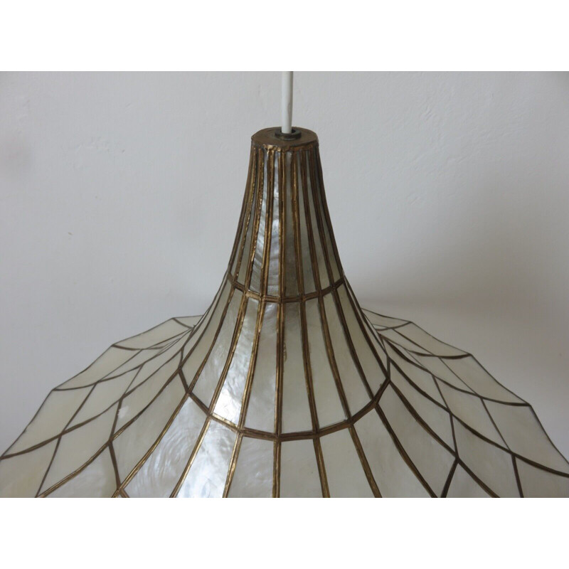 Vintage trumpet pendant lamp in mother-of-pearl and brass, Italy 1970