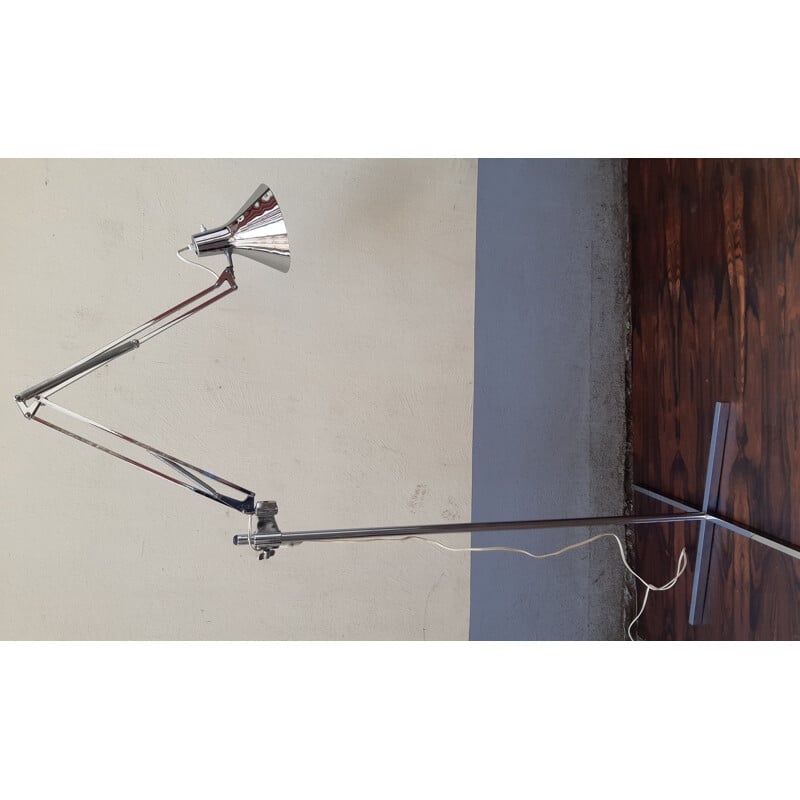 Vintage articulated chrome-plated metal floor lamp by Jac Jacobsen for Luxo, 1970