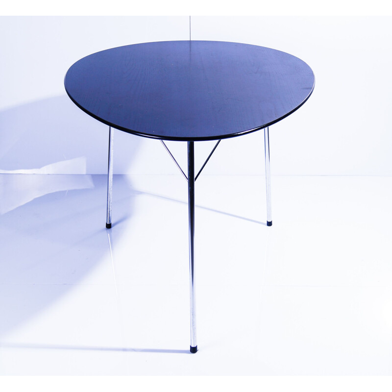 Vintage conische tafel model 3603 van Arne Jacobsen