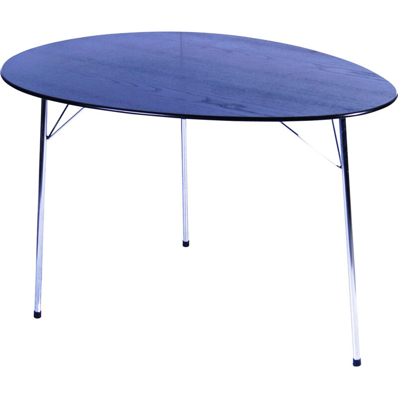 Vintage tapered-shaped table model 3603 by Arne Jacobsen