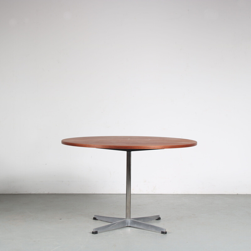 Vintage round crossbase dining table, Denmark 1960s