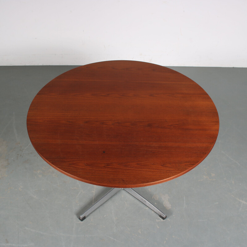 Vintage round crossbase dining table, Denmark 1960s