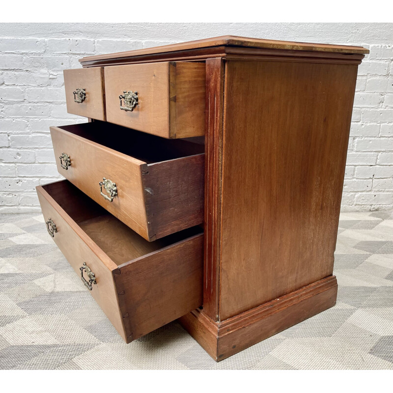 Vintage mahogany chest of drawers