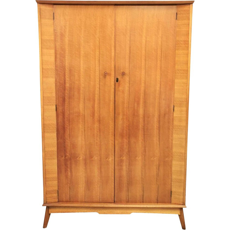 Armoire britannique vintage en noyer par Alfred Cox pour Maples, 1950