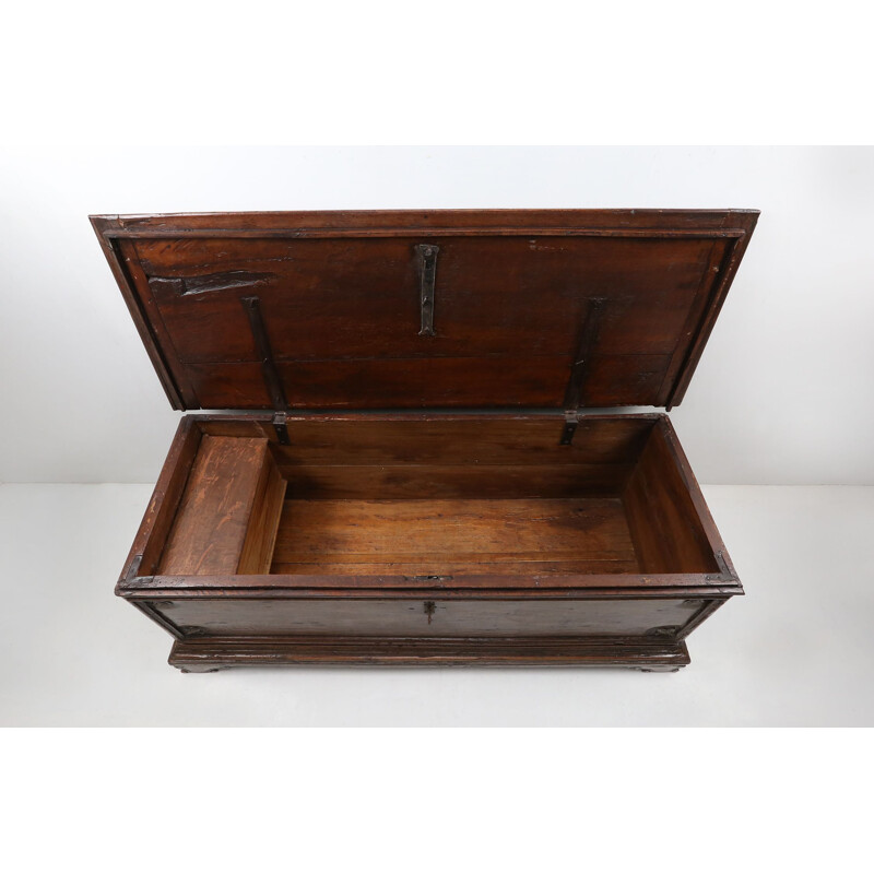 Vintage French oakwood chest linen, 1800