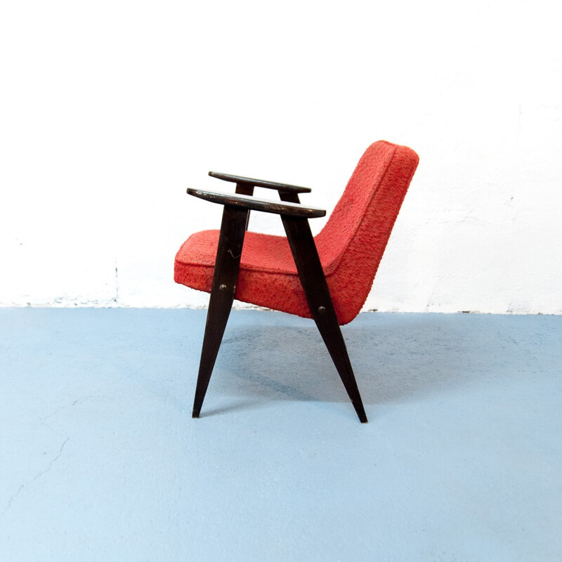 Armchair in red fabric and solid oak, Jozef CHIEROWSKI - 1960s