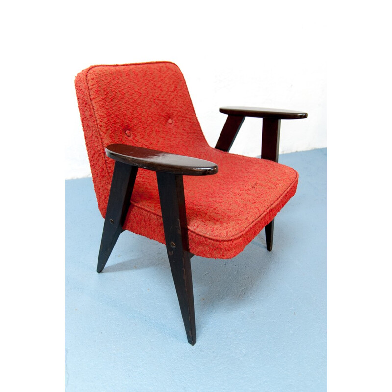 Fauteuil "366" en tissu chiné rouge et chêne massif, Jozef CHIEROWSKI - 1960