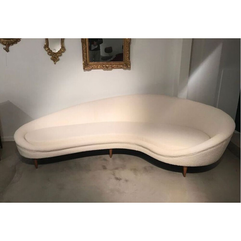 Italienisches Vintage-Sofa Munari in weißem Bouclé