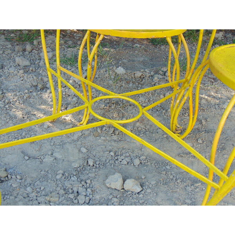 Vintage gele ijzeren tuinmeubelen
