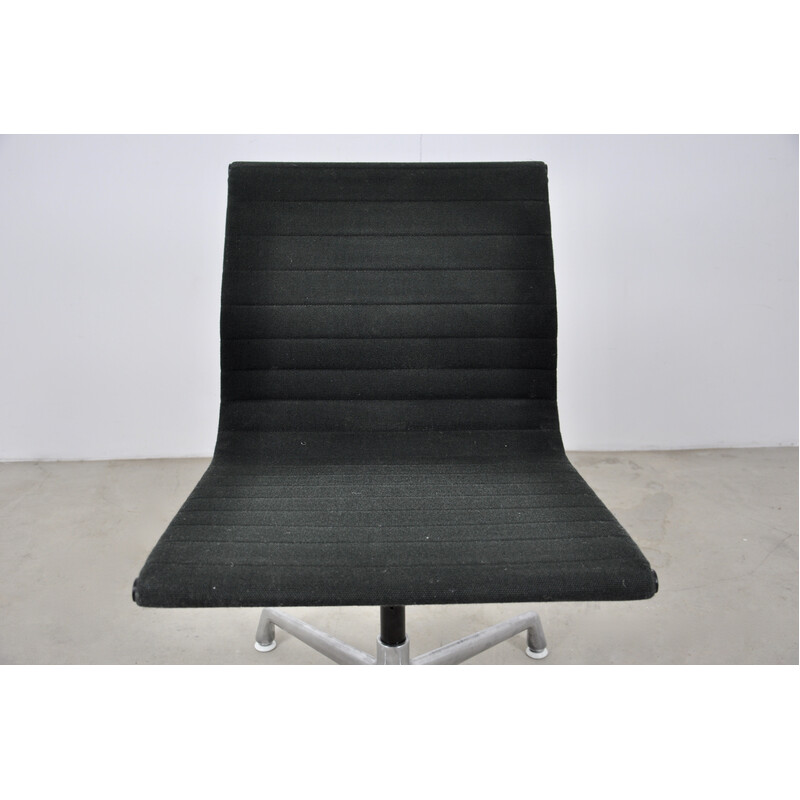 Silla de oficina negra vintage de Charles y Ray Eames para Herman Miller, 1960