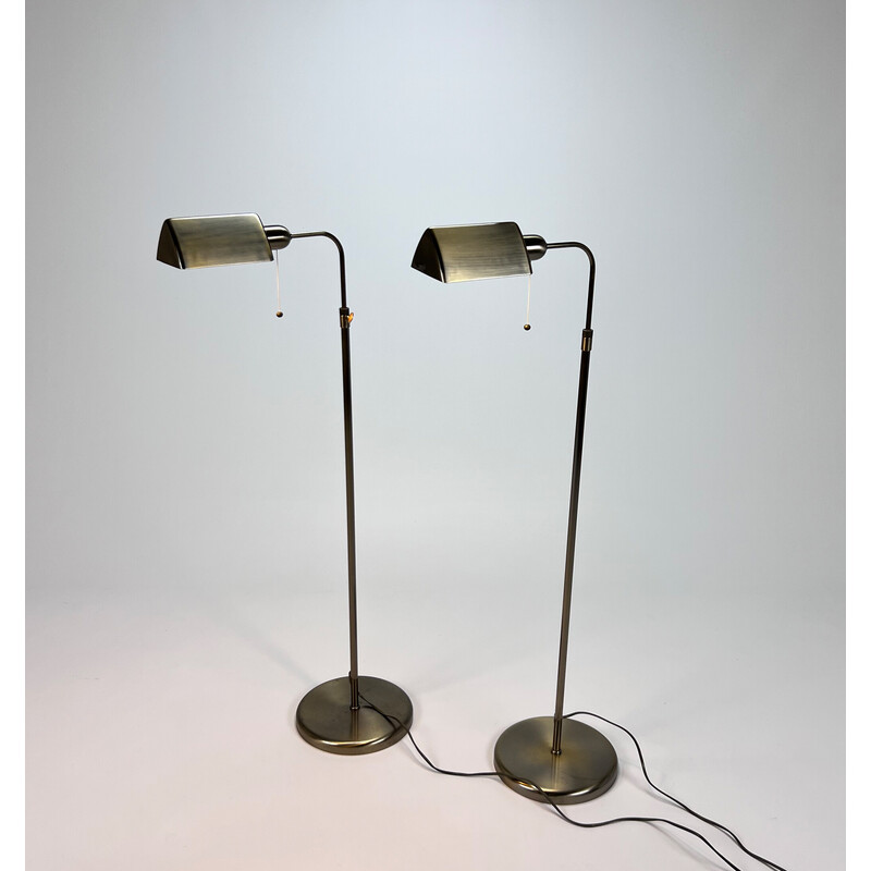 Coppia di lampade da terra in ottone e acciaio della metà del secolo scorso, anni '60