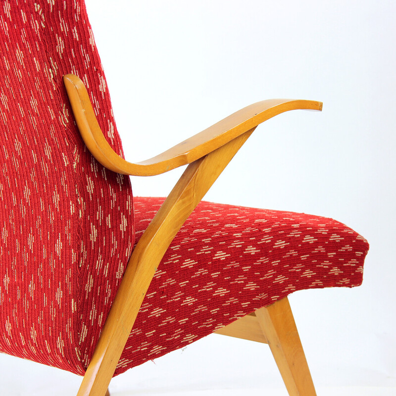 Fauteuil vintage en tissu rouge et bois blond par Mier, Tchécoslovaquie 1960